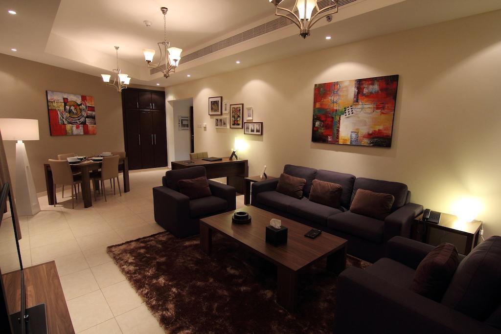 Home To Home Apartments Dubai Room photo